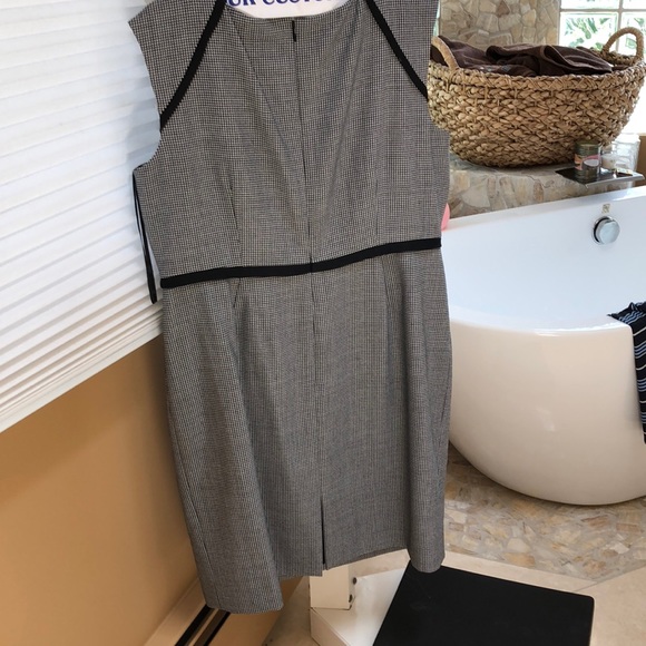 Hobbs NEW MARKDOWN MUST SELL. Like new. ❤️❤️ - Picture 2 of 4